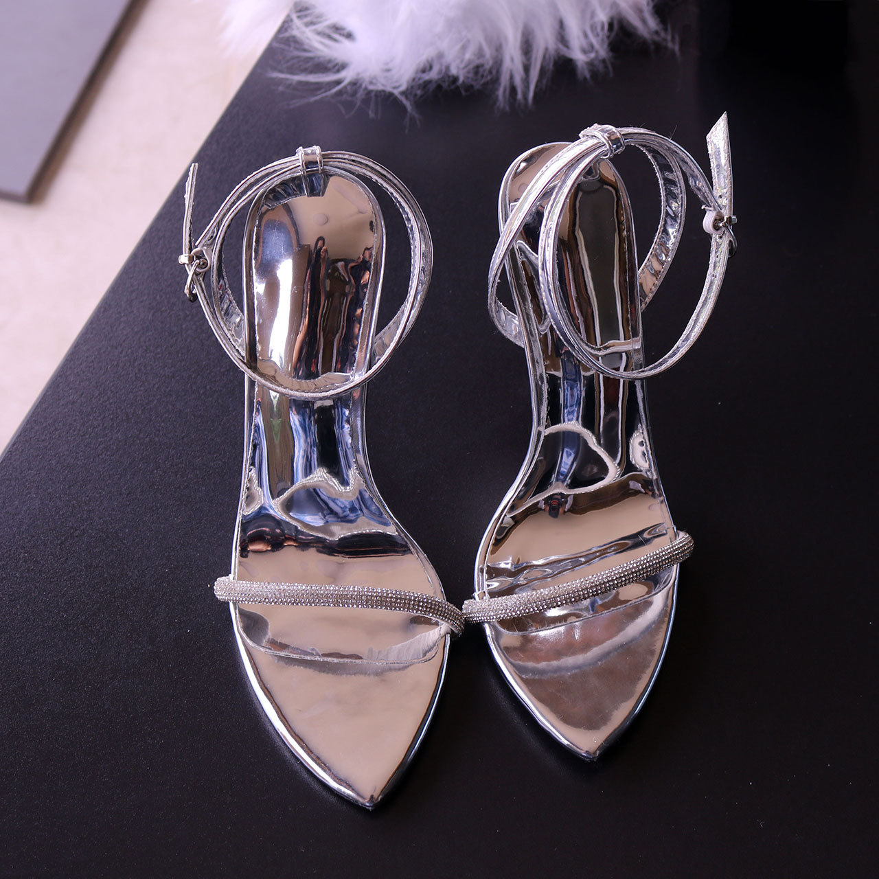 Zilveren spiegelgelakte leren  - Rhinestone Sandal Women recensie en prijs