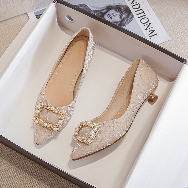 Ivoor getextureerde satijnen p - Women'S Shoes Kitten Heels recensie en prijs